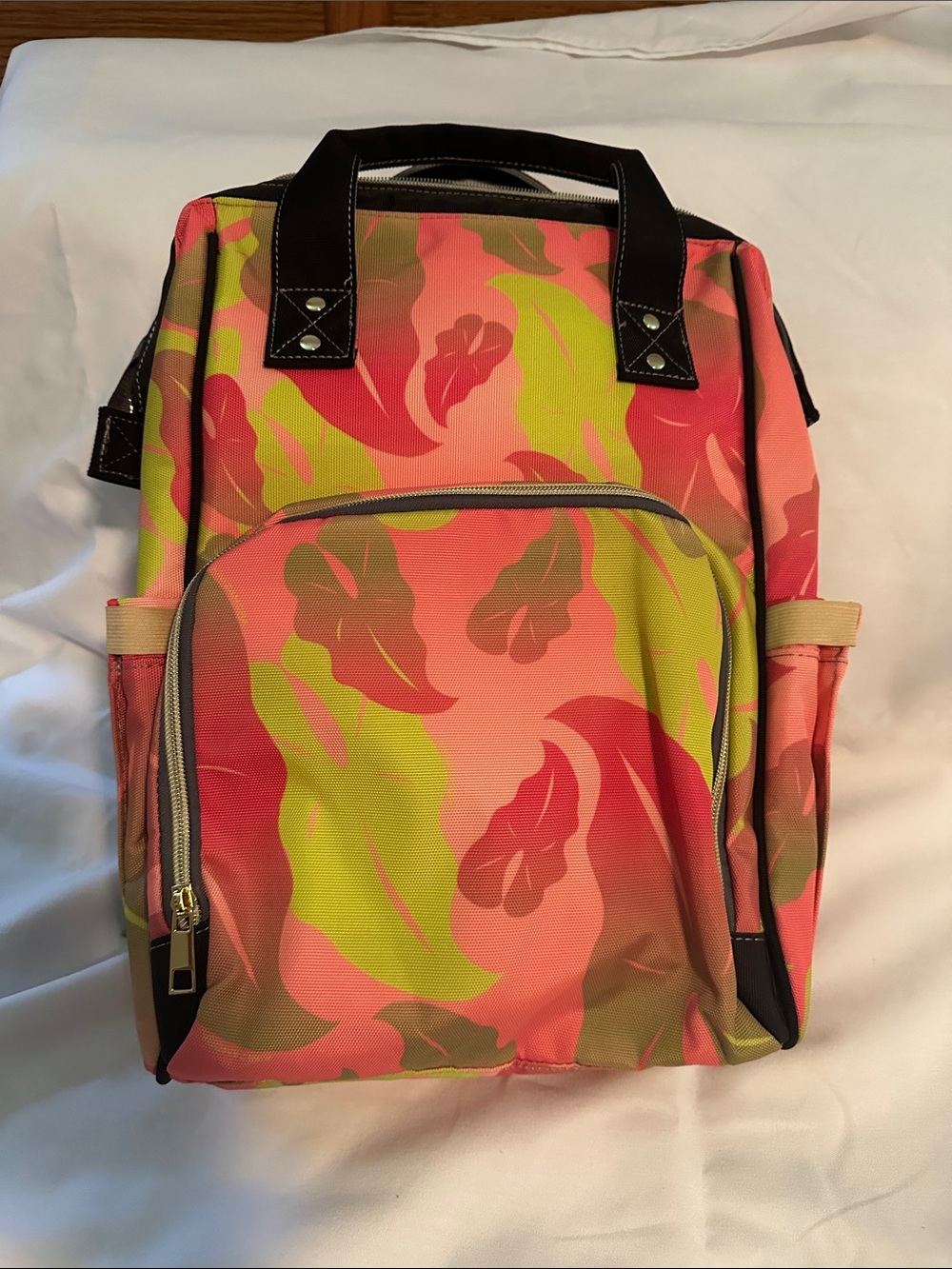 Kini Zamora backpack
New with tag